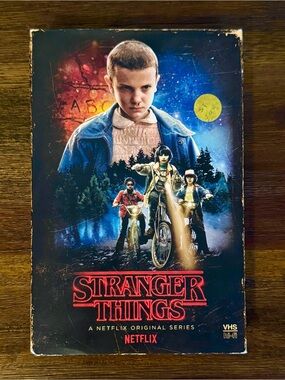 Stranger Things Season 1 One BLU RAY + DVD Collector VHS Vintage RARE Retro CRT